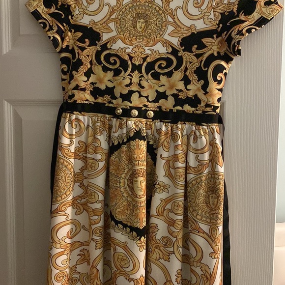 Versace dress - Picture 2 of 2